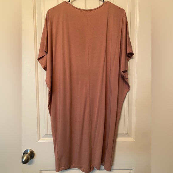 Mod Ref. long stretchy tunic. EUC. No flaws. - Picture 3 of 3